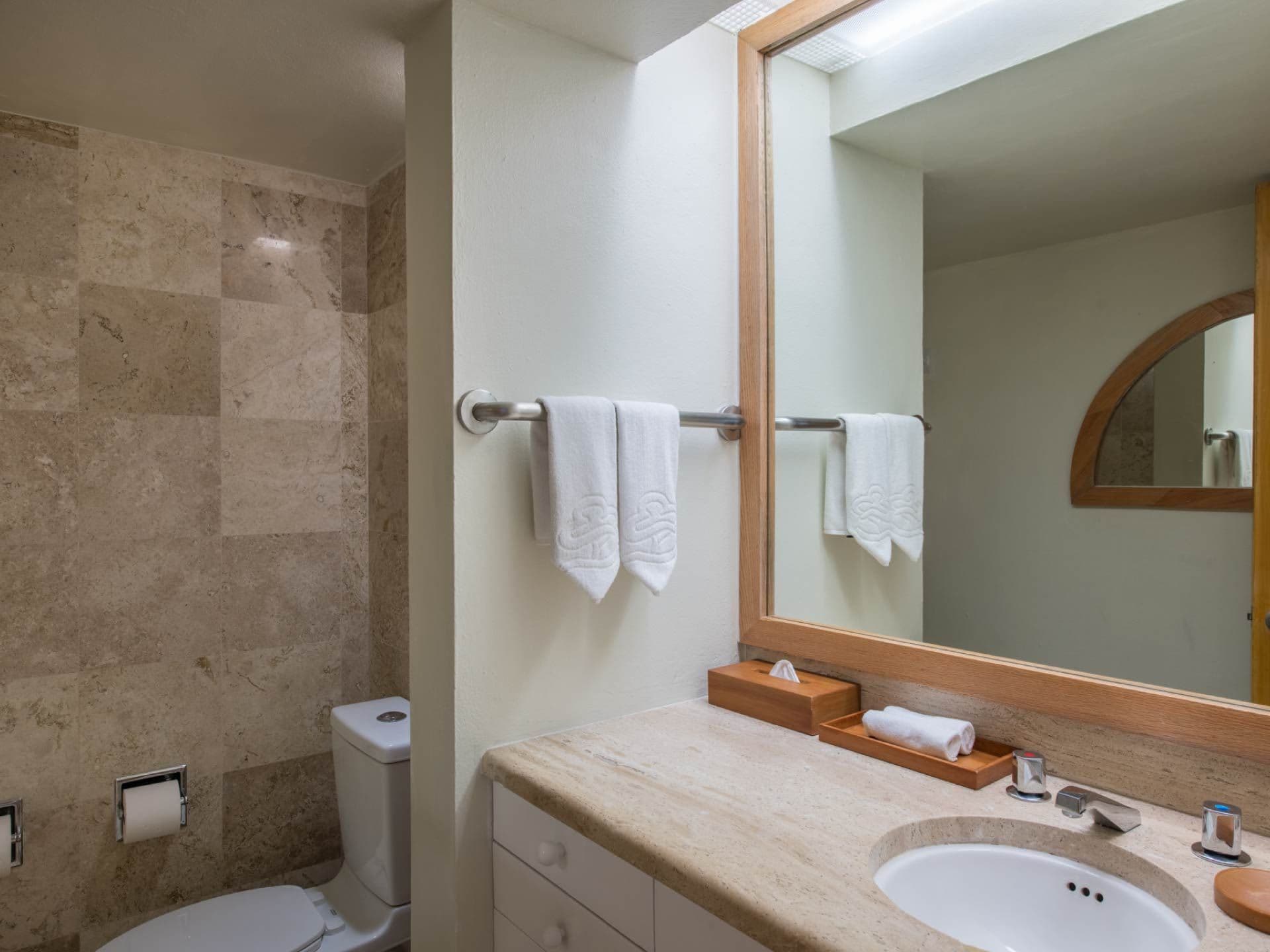 room-image-gallery-2