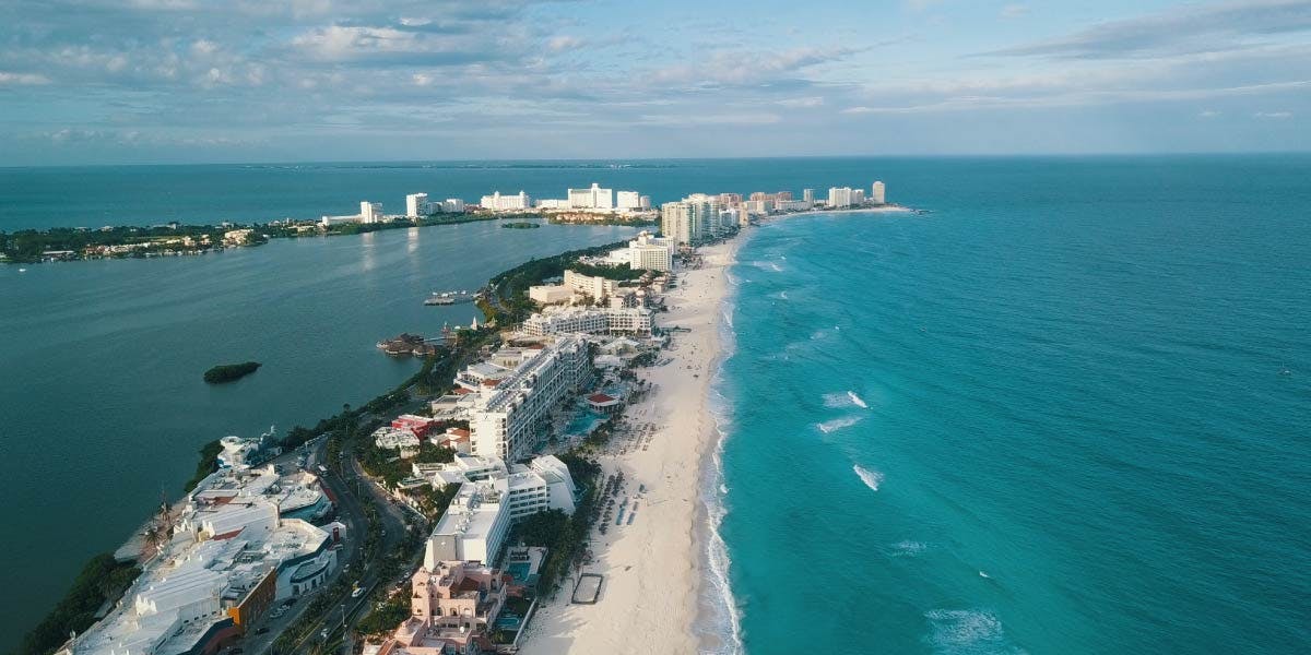 panoramic-view-of-beach-cancun