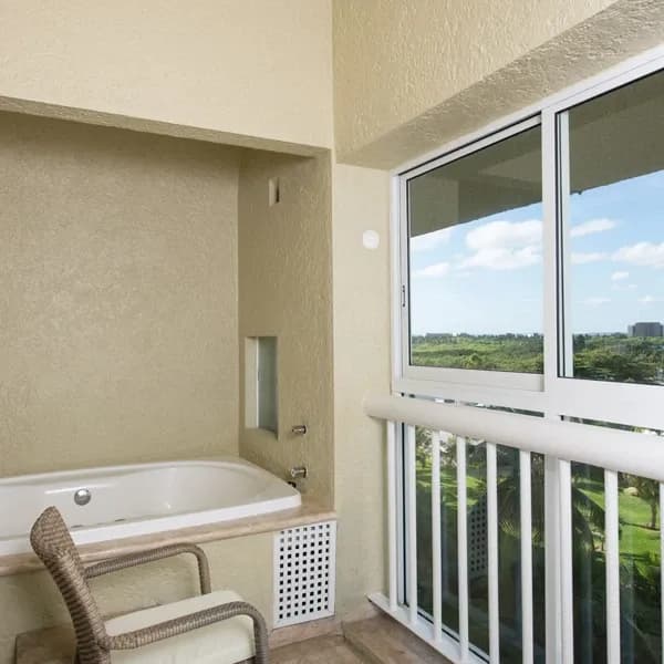 room-image-club-room-3