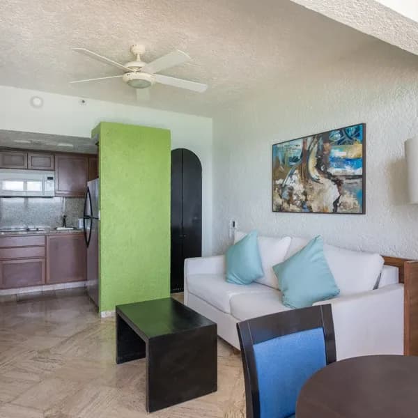 room-image-club-suite-ocean-view-2